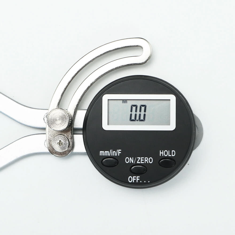 Цифровой толщиномер с наружной стороны